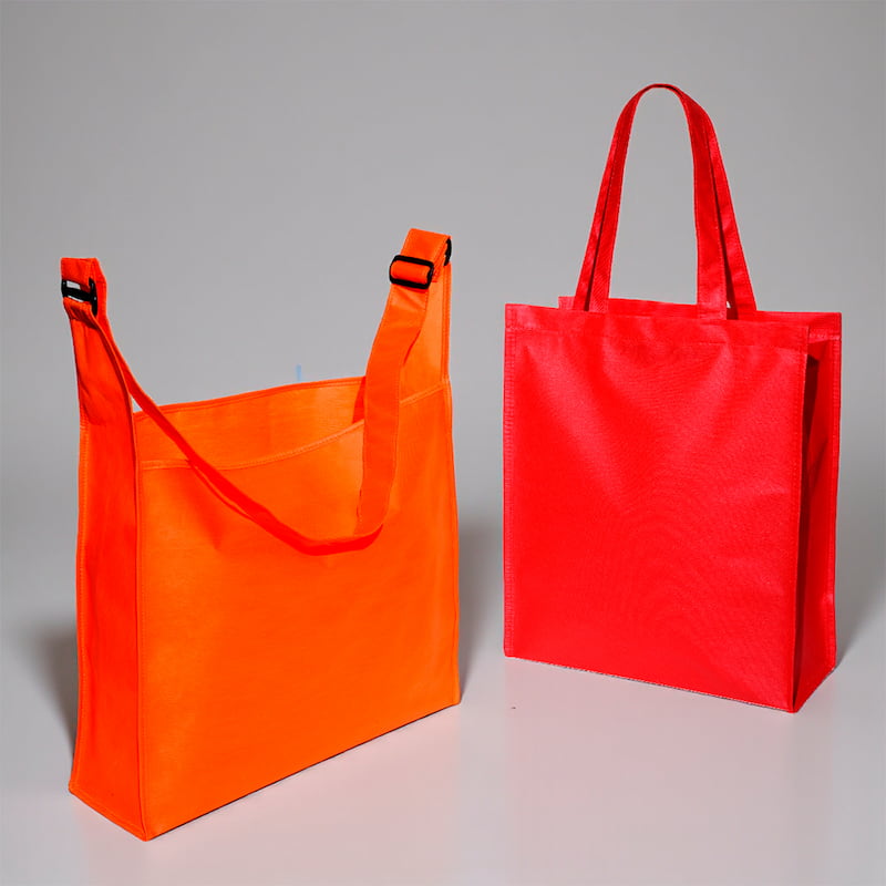 Sacolas de TNT personalizadas: fortaleça a imagem da sua marca